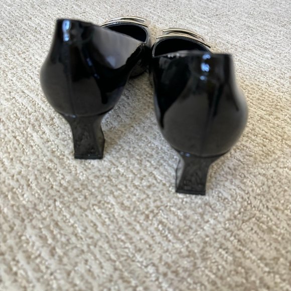 Roger Vivier "Belle Vivier Trompette" Black Patent Leather Pumps 40 9 - Picture 9 of 12